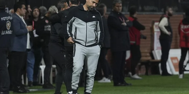 Çaykur Rizespor Teknik Direktörü İlhan Palut: “Doğru tercihler yapamadık”