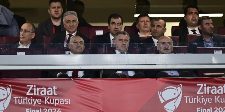 Gençlik ve Spor Bakanı Osman Aşkın Bak: “Güzel ve sonlara doğru heyecanlı bir müsabaka oldu”