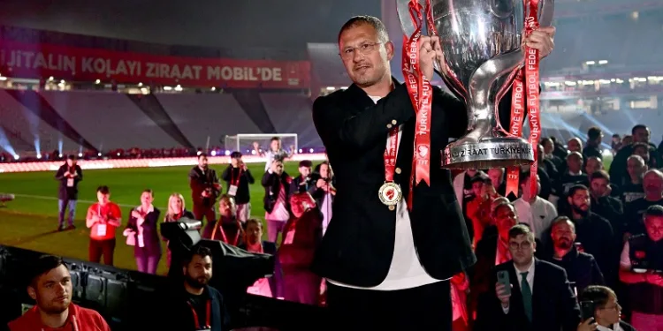 Beşiktaş Teknik Sorumlusu Serdar Topraktepe: “Beşiktaş her zaman şampiyonluğa oynayan bir takım”