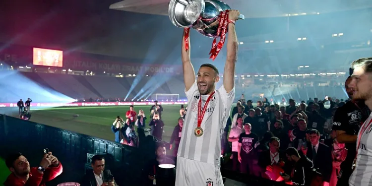 Cenk Tosun: “Taraftarımıza bu kupayı borçluyduk”