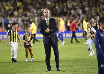 Fenerbahçe Teknik Direktörü İsmail Kartal: “Saha dışındaki görünmeyen elleri aşamadık”