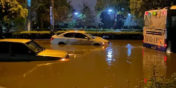 Ankara’yı sağanak vurdu