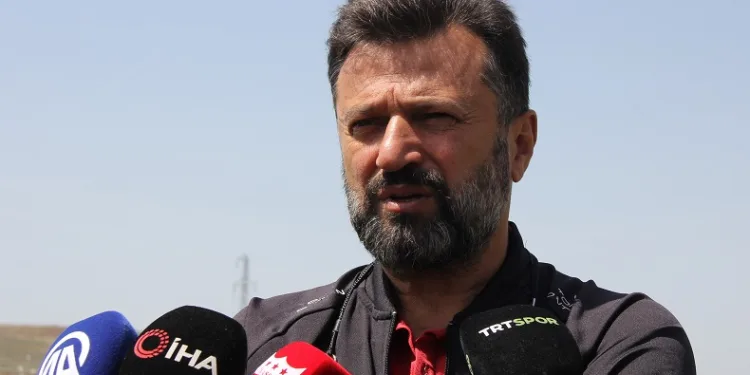 Sivasspor Teknik Direktörü Bülent Uygun: “Kimin şampiyon olacağı bizi ilgilendirmez”
