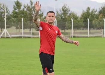 Sivasspor'da Rey Manaj takımla çalıştı