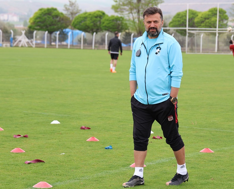 Sivasspor'da Rey Manaj takımla çalıştı