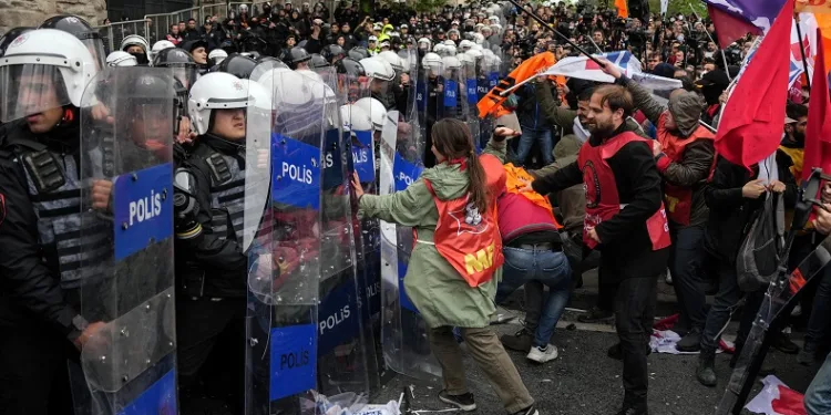 Saraçhane'de 1 Mayıs gerginliği fotoğraflara yansıdı