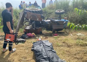 Mersin'de traktör şarampole devrildi