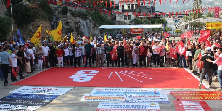 Alanya’da 1 Mayıs kutlaması
