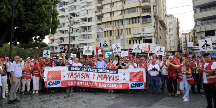 Antalya’da 1 Mayıs coşkusu