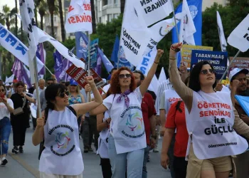 Mersin’de 1 Mayıs coşkuyla kutlandı