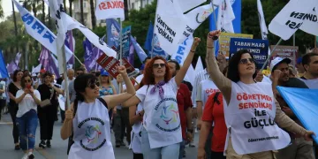 Mersin’de 1 Mayıs coşkuyla kutlandı