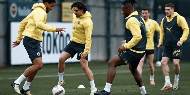 Fenerbahçe, Konyaspor maçı hazırlıklarına başladı