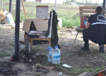 Semaverde çay demlemek için tiner döktü, patlamada yaralandı