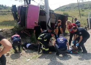 Safari kazasında can pazarı: 12’si turist 15 yaralı