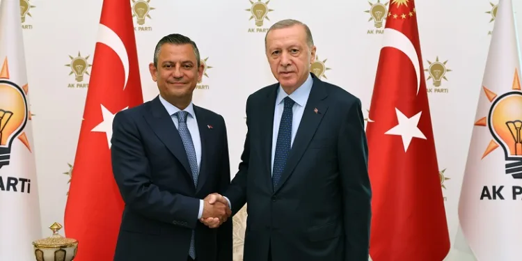 Cumhurbaşkanı Erdoğan, CHP Genel Başkanı Özel’i kabul etti