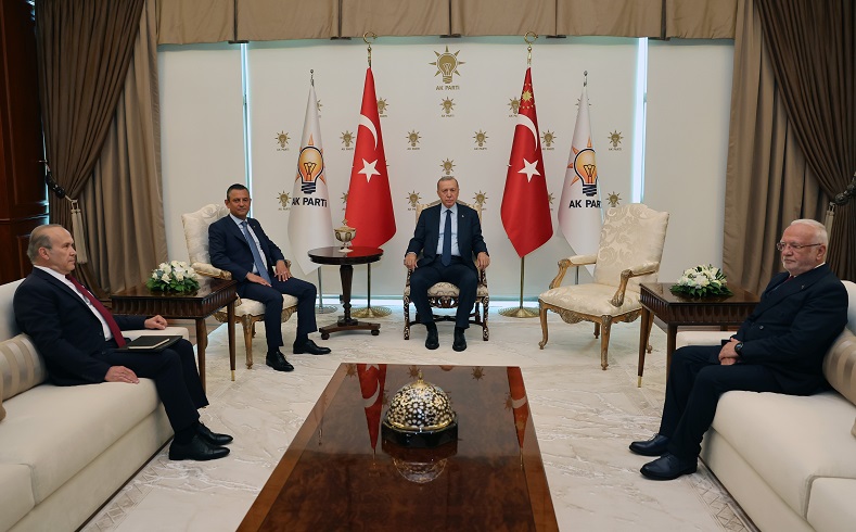 Cumhurbaşkanı Erdoğan, CHP Genel Başkanı Özel’i kabul etti