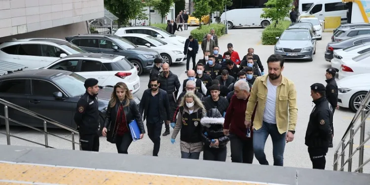 Eskişehir merkezli fuhuş operasyonunda yakalanan şüphelilerden 4’ü tutuklandı