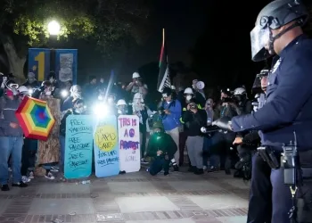 California Üniversitesi’ndeki Filistin’e destek gösterisine polis baskını: 132 gözaltı