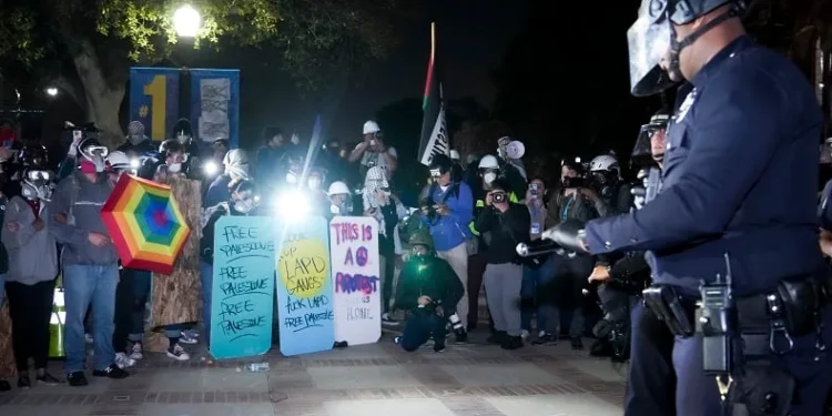 California Üniversitesi’ndeki Filistin’e destek gösterisine polis baskını: 132 gözaltı