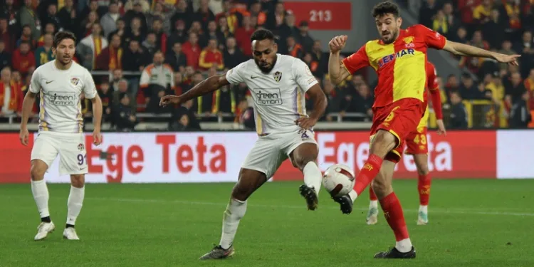 Süper Lig’e yükselen Eyüpspor ve Göztepe, yarın İstanbul’da karşı karşıya gelecek