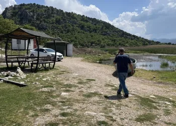 Beyşehir’de tatlı su balığı avlama denetimleri sürüyor