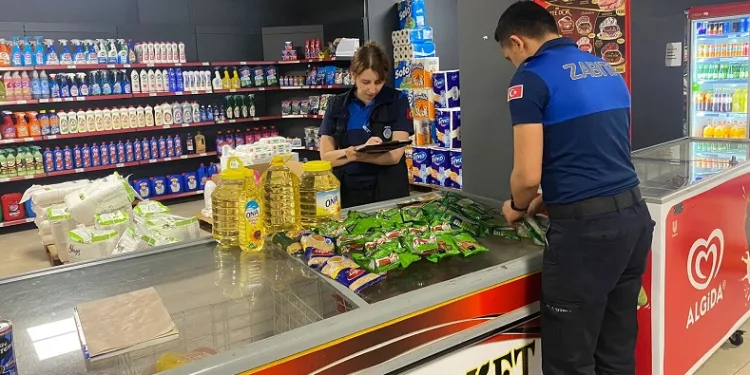 Zabıta ekiplerinden market denetimi
