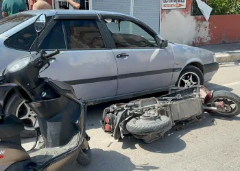 Otomobille motosiklet çarpıştı: 1 yaralı