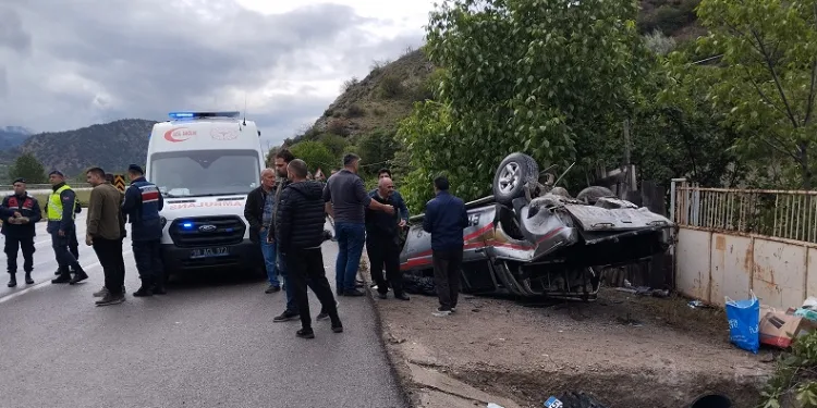 Kontrolden çıkan pikap devrildi
