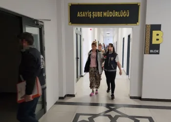 Kocaeli’de 5 evi soyan 2 kadın yakalandı