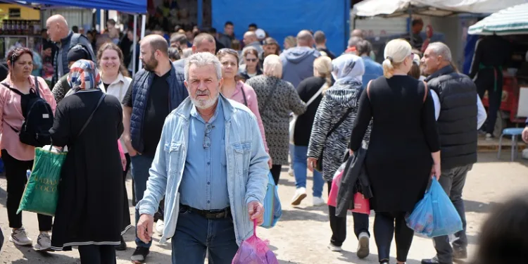 Edirne’de Bulgarların alışveriş mesaisi sürüyor