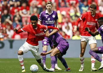 Hollanda’da şampiyon PSV Eindhoven!