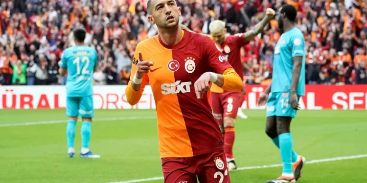 Hakim Ziyech ligdeki gol sayısını 6 yaptı