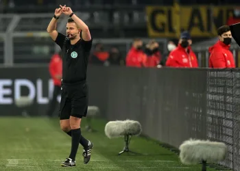 Konyaspor – Fenerbahçe maçının VAR’ı Daniel Schlager oldu