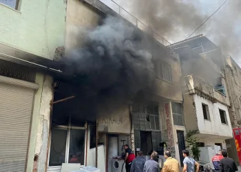 Beyaz eşya tamiri yapan işletmede yangın çıktı