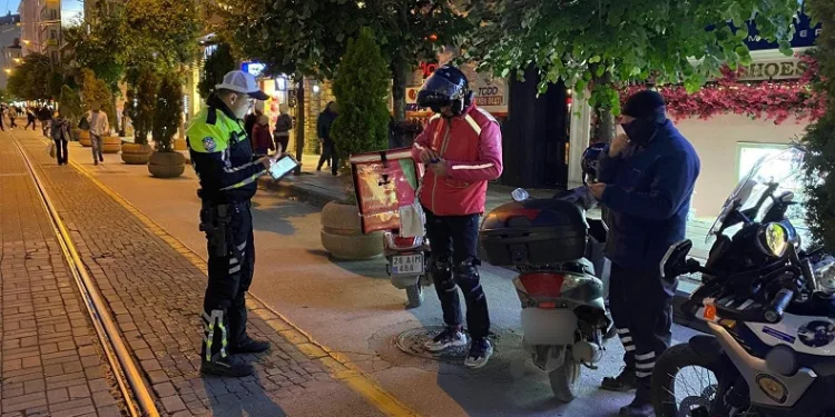 Araç trafiğine kapalı bölgeleri kullanan motosiklet ve motorlu bisiklet sürücülerine 108 bin 856 TL ceza kesildi