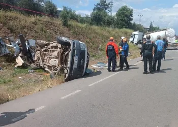 Beton tankerinin minibüsü biçtiği kazada 8 kişi öldü, 11 kişi yaralandı