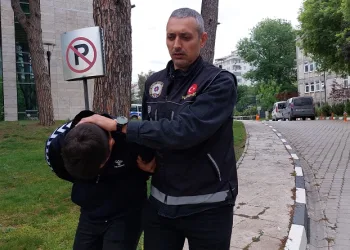 Uyuşturucu ticaretinden tutuklandı