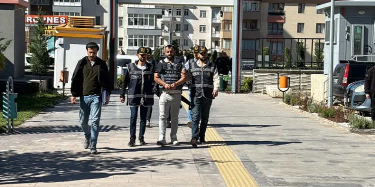 Eski sevgili cinayetinde katil zanlıları tutuklandı