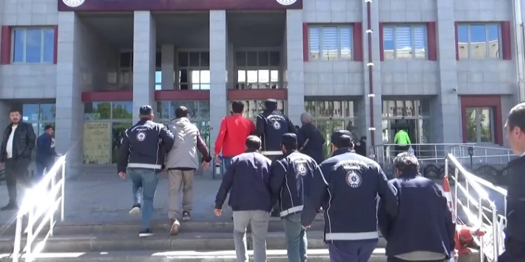 Erzurum’da kaçak göçmen operasyonu