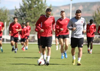 Sivasspor’da Başakşehir maçı hazırlıkları başladı