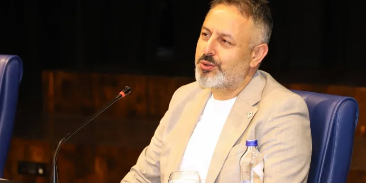 Konyaspor Başkanı Ömer Korkmaz, öğrencilerle bir araya geldi