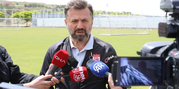 Sivasspor Teknik Direktörü Bülent Uygun’dan Rey Manaj açıklaması