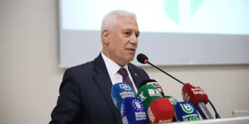 Başkan Bozbey, “Yeni bir sistemle Bursaspor’u ayağa kaldırmalıyız”