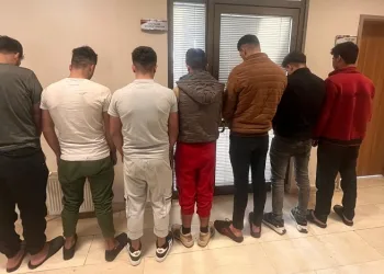 Meskun mahalde havaya silahla ateş açan 9 kişi yakalandı