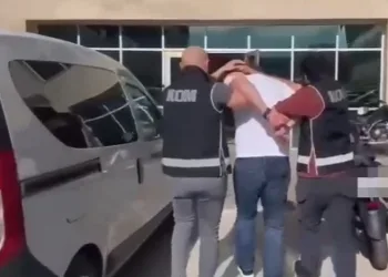 İnterpol tarafından kırmızı bültenle aranan gaspçı Antalya’da yakalandı