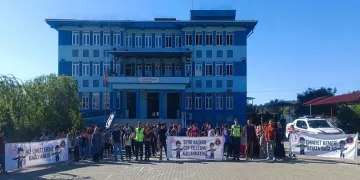 Jandarma trafik farkındalığı bilgilendirme çalışması yaptı