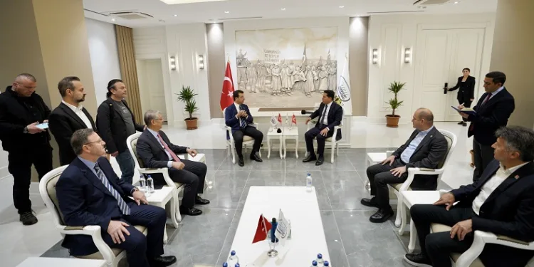 İBB Başkanı İmamoğlu’ndan Esenyurt Belediye Başkanı Özer’e tebrik ziyareti