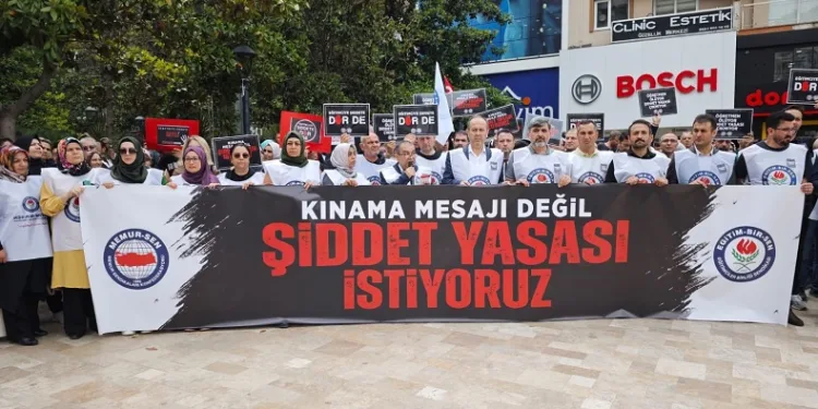 Öğretmenler kınama değil, yasa bekliyor