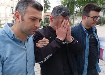 Kız arkadaşının altınlarını zorla aldığı iddiasına ev hapsi