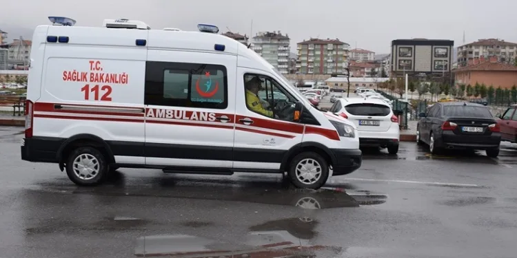 Yaralı olarak gittiği hastaneden kaçtı